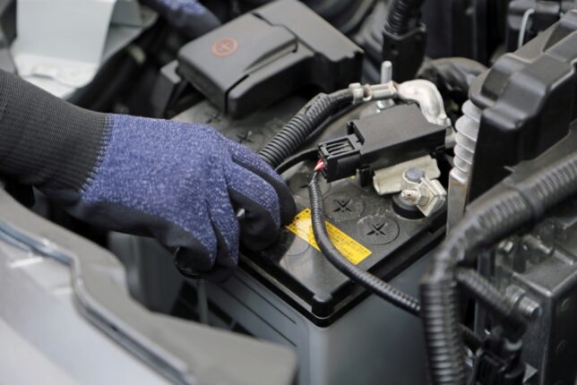 BMW・1シリーズFのバッテリー交換費用やリセット手順まとめ現役