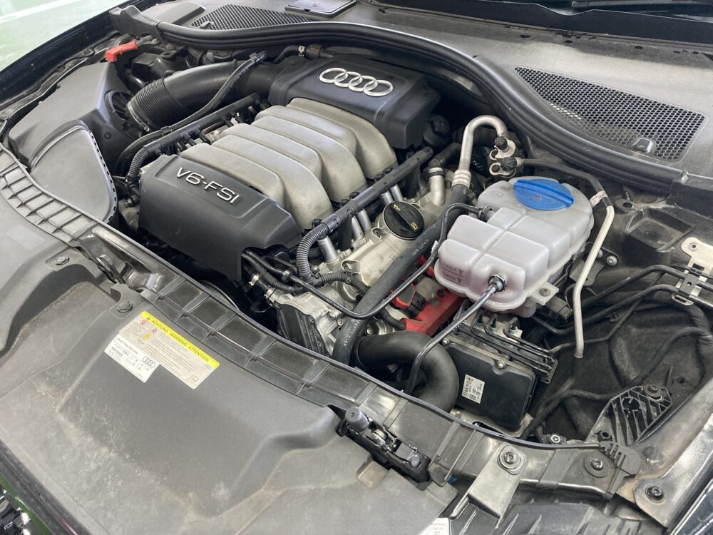 アウディ・A6(C7)のバッテリー交換費用やリセット手順まとめ【現役整備士が解説】