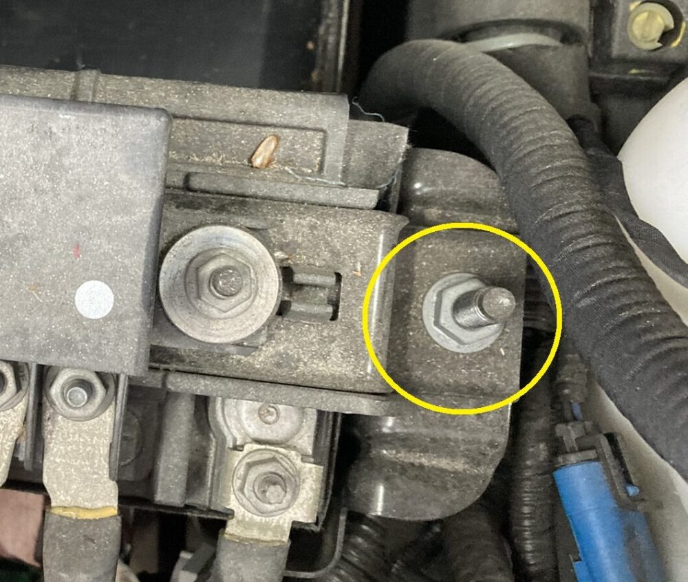 【ジープコンパス(MP)のバッテリー交換まとめ！】費用やおすすめ、交換方法をプロが解説